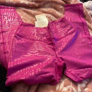 Fabletics high waisted pink leggings size small NWT
